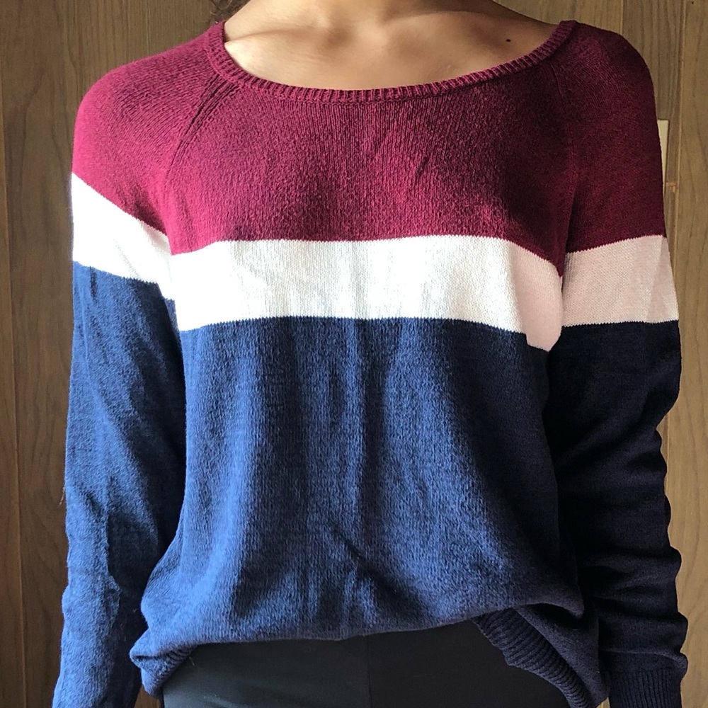 Maroon, white, and blue American Eagle sweater